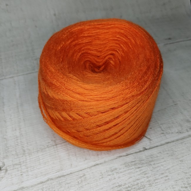 Слонимская пряжа 100%пан КРАСНООРАНЖЕВЫЙ  Слонимская пряжа 100%пан КРАСНООРАНЖЕВЫЙ