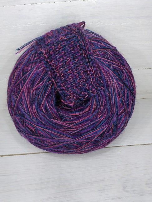 Лиловая орхидея