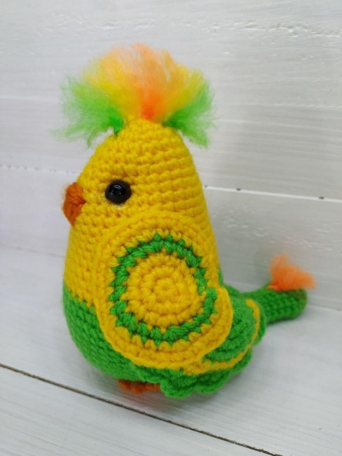 Попугай с хохолком