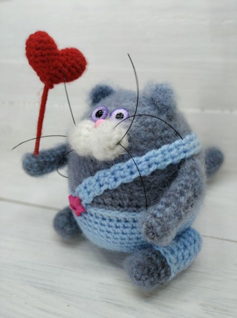 кот с сердцем